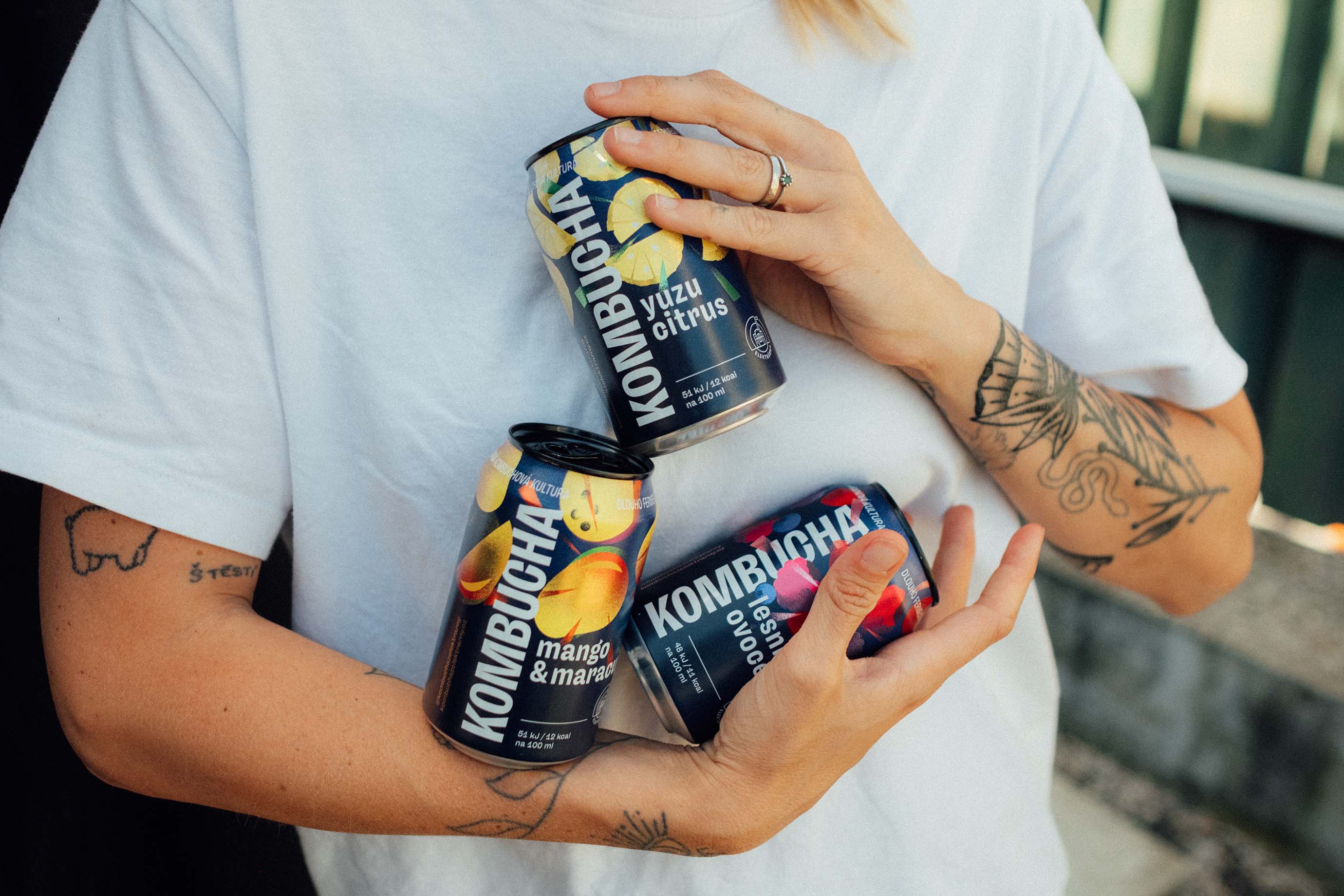 Kombucha_4_in-hands_web